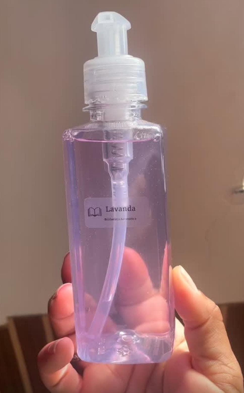 Sabonete líquido de lavanda em embalagem