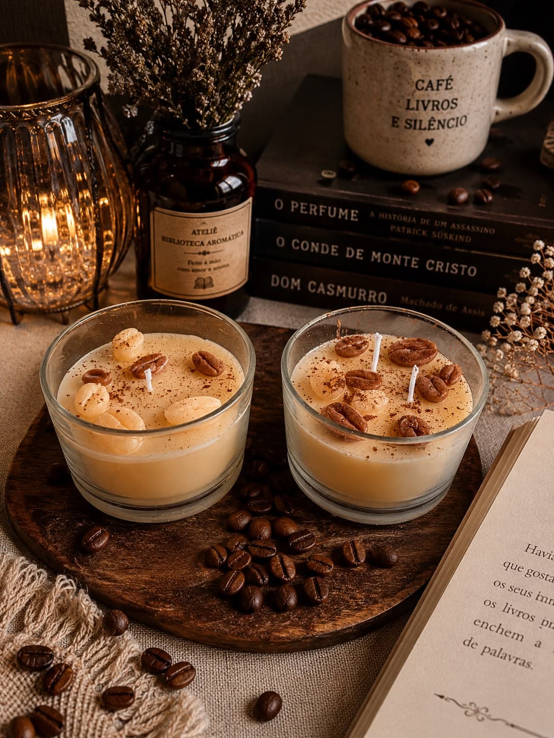 Velas aromáticas com aroma de café